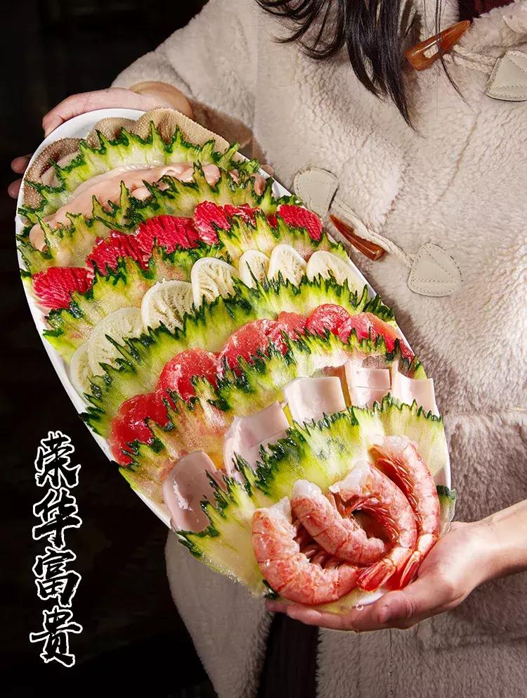 被关在花园“笼子”里吃火锅，这家春熙路的网红店，板眼儿真多！