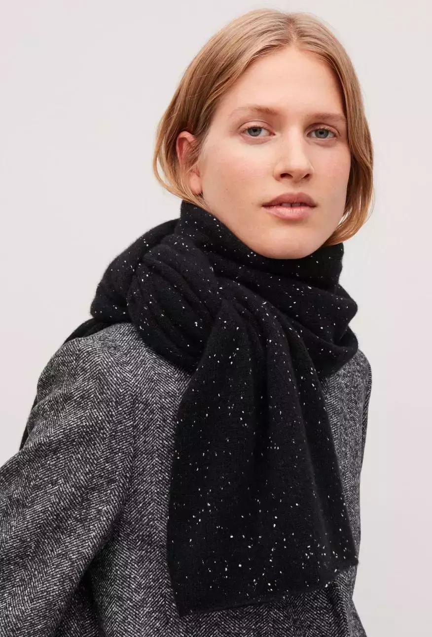 想要冬天穿出高级感,冬天围巾这样系简单又时尚好喜欢