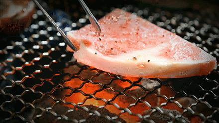 这家烤肉巨头新店开业就“爆店”！现在还能免费吃肉，这也太棒了