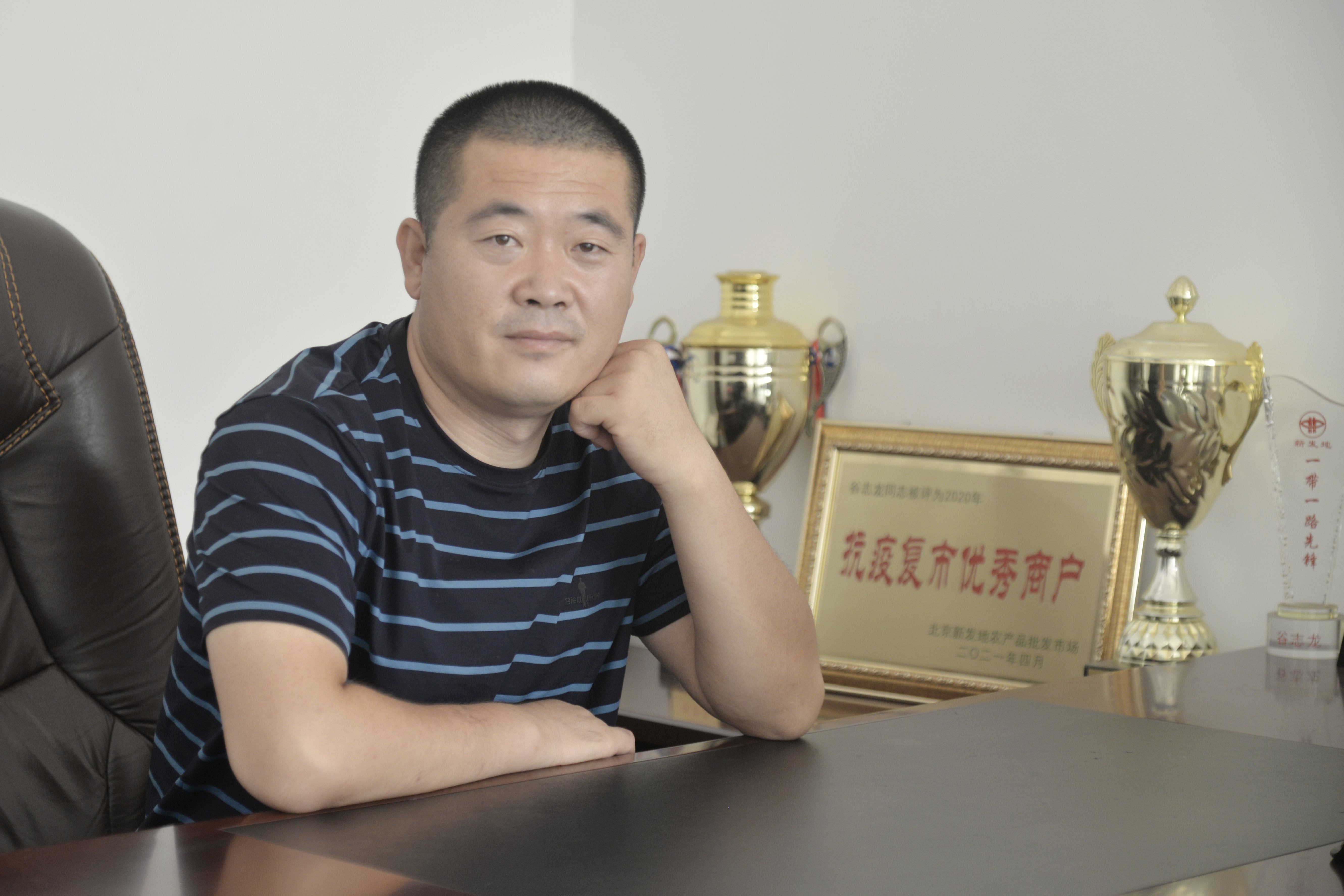 从黑土地走来的人是谁,从黑土地走出来的歌唱家