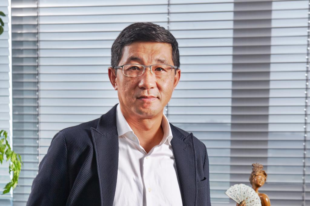 他放弃国企工作创业，如今产品远销30个国家，公司年产值近10亿！