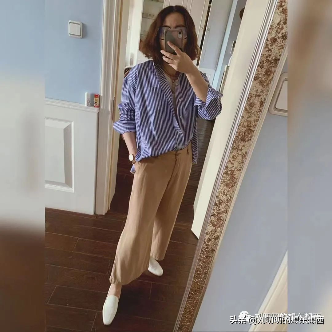 清新干净上装短款彩色,粉蓝复古穿搭