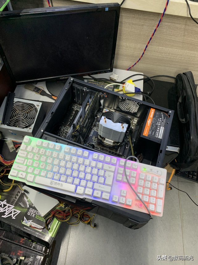 客户网上买电脑，处理器I7变E3，老板：一样的，都是四核