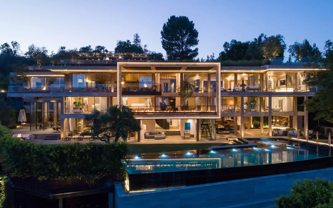 史上最年轻的诈骗犯,空头公司隐瞒多年,打造三亿元*局骗**