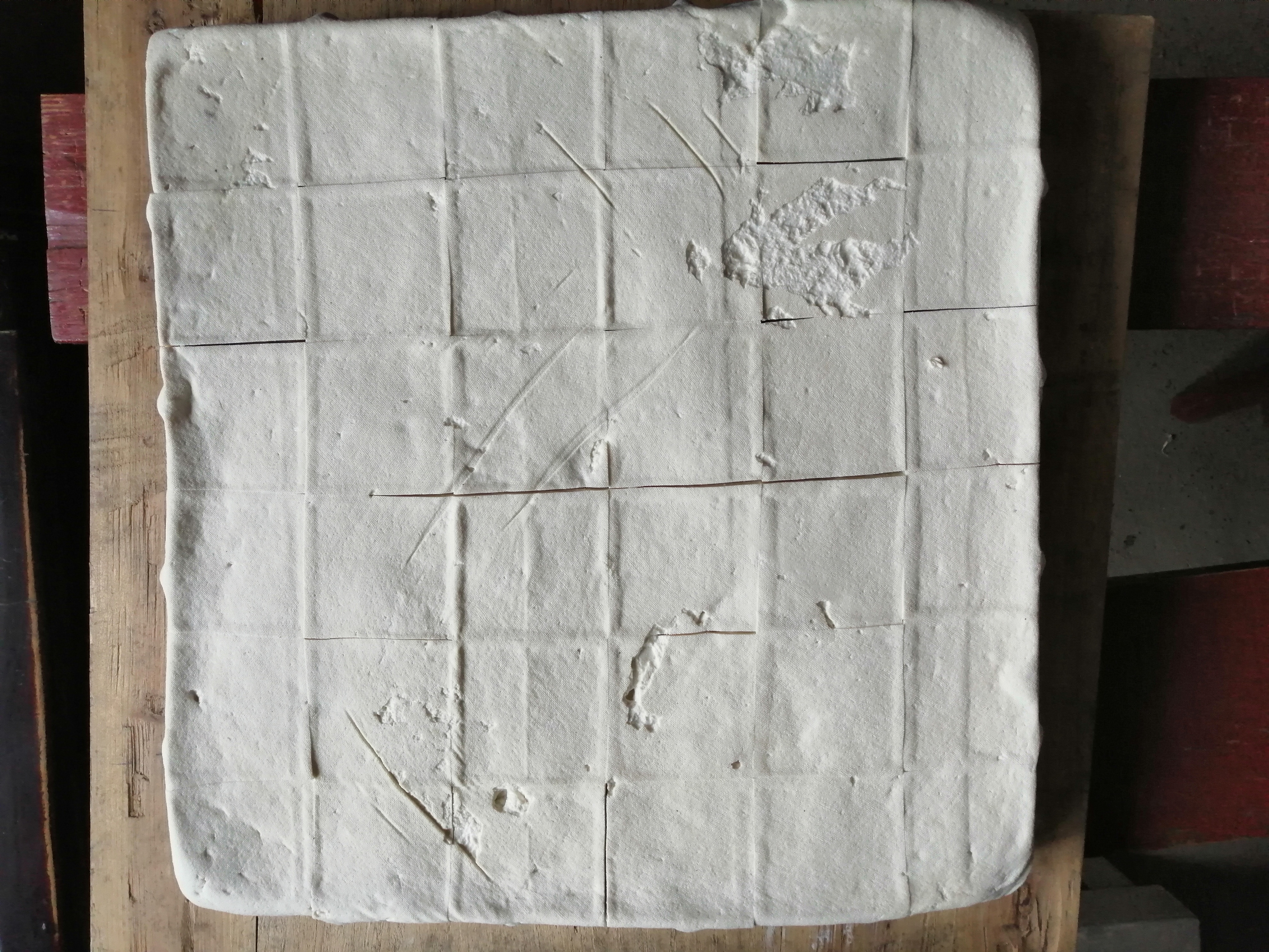 湖南农村,传统古法用石磨打豆腐的全过程,从黄豆到白白的豆腐