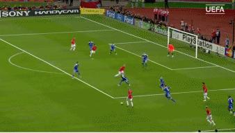 c罗头球力压梅西,c罗扣篮头球集锦