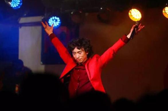 一场游戏一场梦:中国网红们的二十年