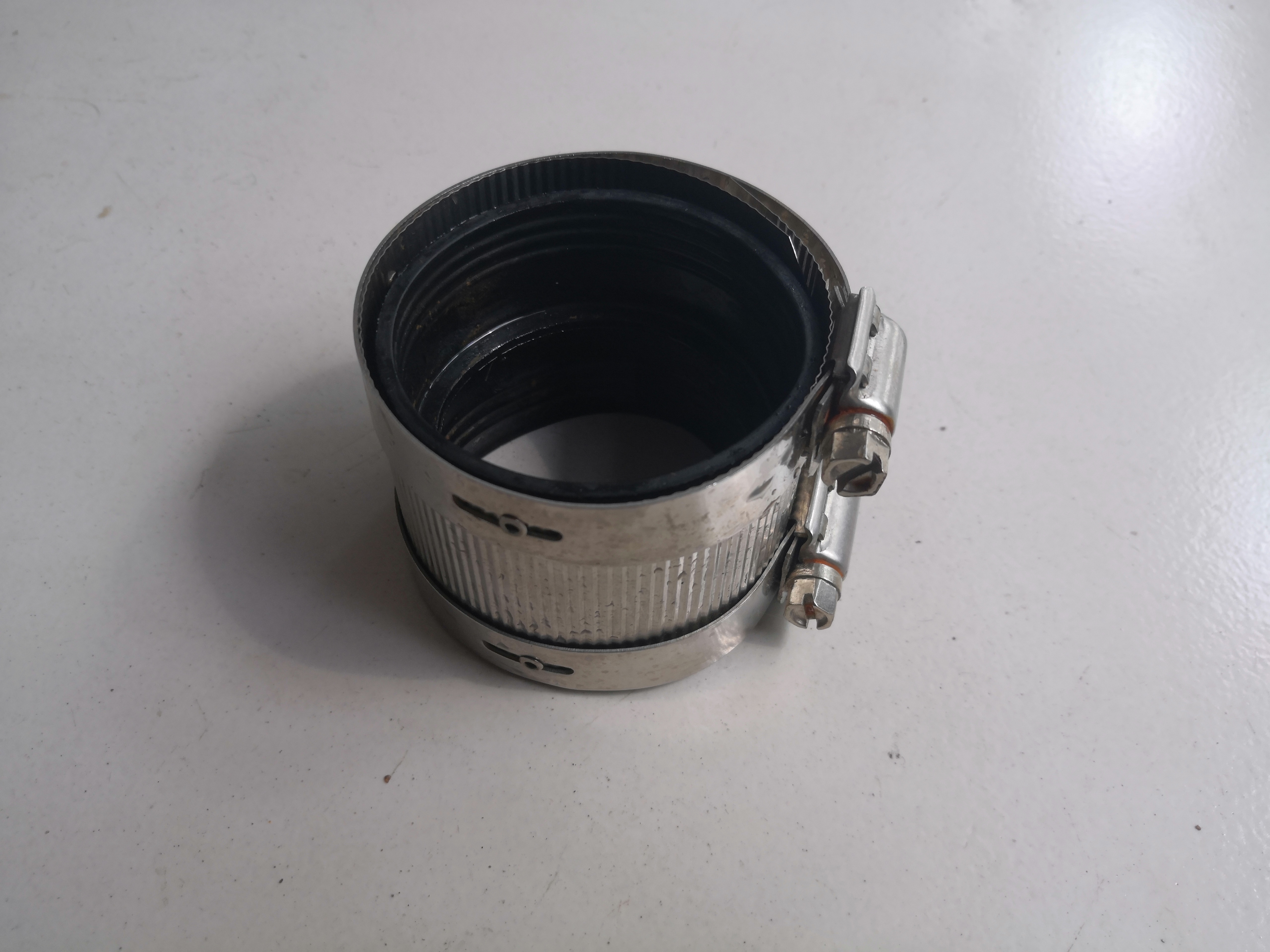 老小区铸铁排水管漏水怎么办,老小区铸铁管漏水怎么修补