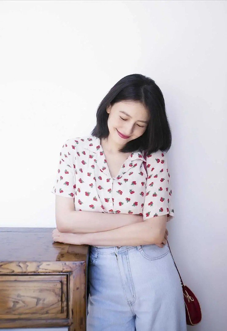 41岁的高圆圆极简黑白配,高圆圆黑白配出席秀场