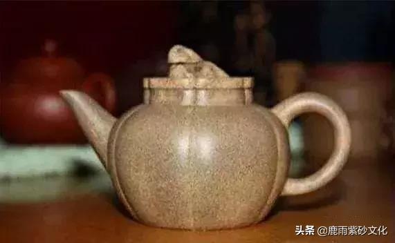 段泥紫砂壶变黑是怎么回事,段泥紫砂壶吐黑后还能用吗