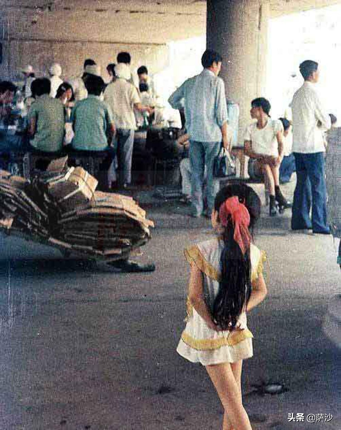 婚外孽缘让女教师对无辜女童泼硫酸：90年代杨晓霞残害儿童案件