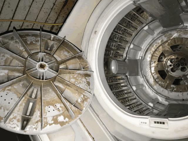 用洗衣液洗干净衣服小技巧,脏的衣服放进洗衣机就能洗干净