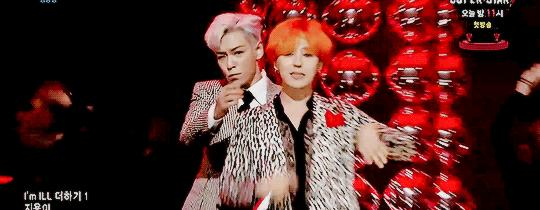 gd权志龙最新时尚排名,gd权志龙蓝色西装白匡威