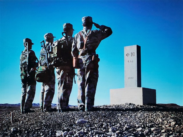 鑻遍泟鏋鏃犱汉闂垙瀛愬浜嬪ぉ涓嬬煡,鑻遍泟楠ㄦ灟鏃犱汉闂垙瀛愬浜嬪ぉ涓嬬煡