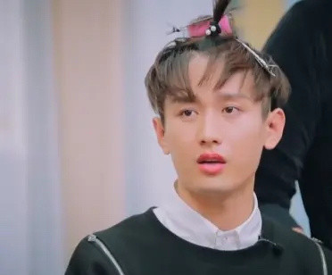 琉璃让成毅受的委屈,琉璃被浇开水后续