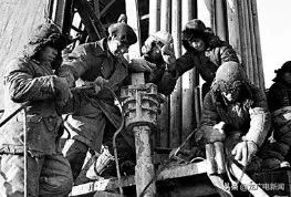 大庆石油工人铸就了什么大庆精神,大庆油田造就了什么大庆精神