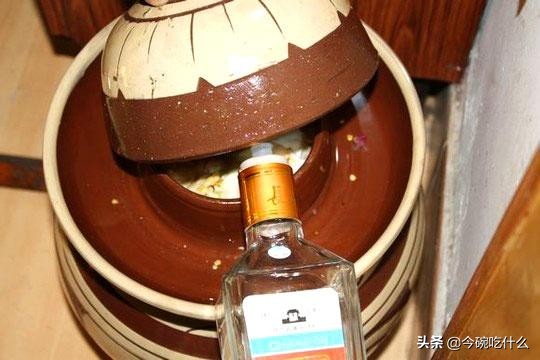 风味独特的四川泡菜制作及养护法，见证一坛传家泡菜的诞生