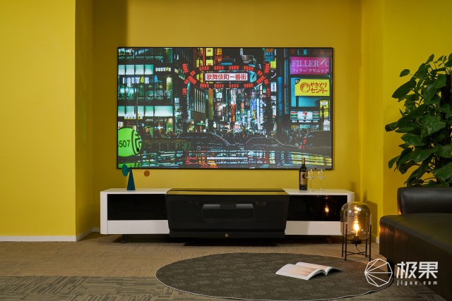 真正的无边框全屏电视机,超薄屏幕无边框电视