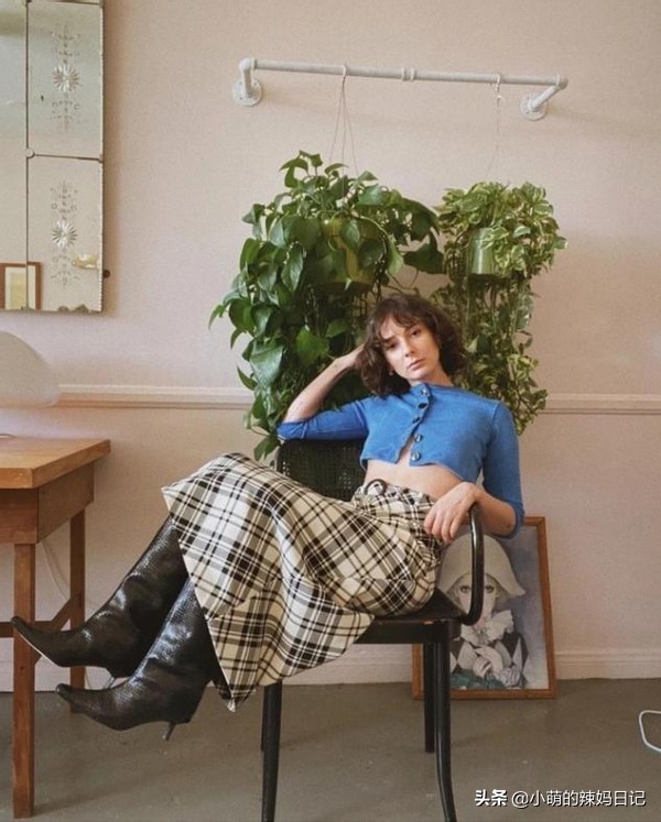 入春怎么穿?回头率最高的穿搭参考:“长裙+外套”,气质又高级