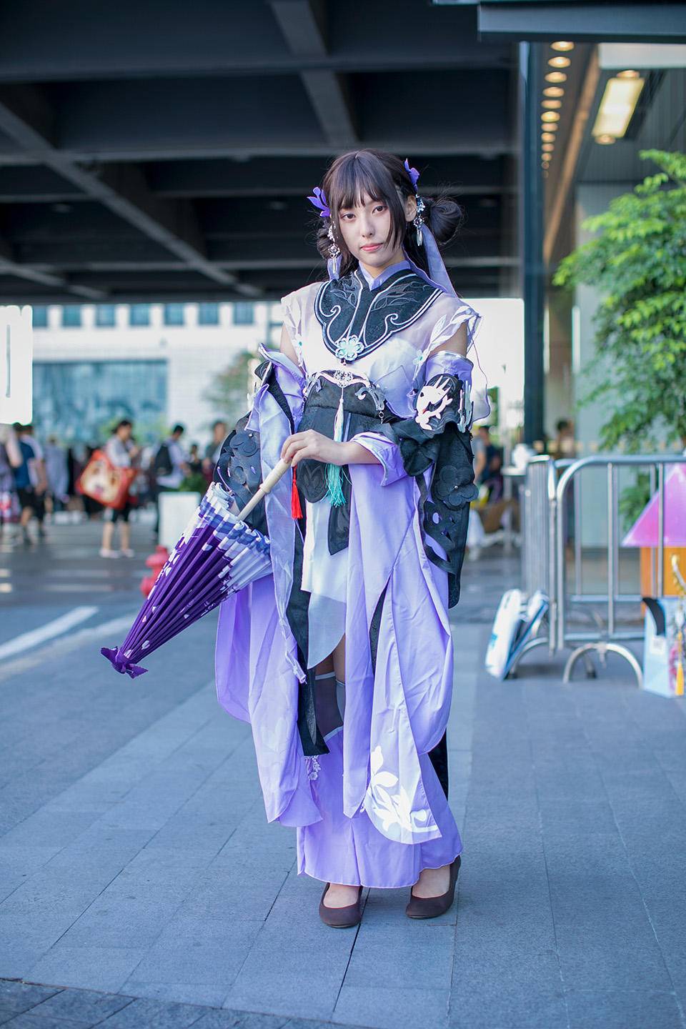 街拍潮人的二次元穿搭，樱桃洋装可爱萝莉风，百褶裙混搭可盐可甜