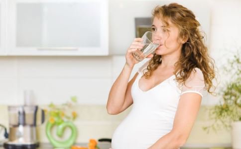 孕期隔20分钟就要小便怎么解决,孕期小便特别黄怎么办