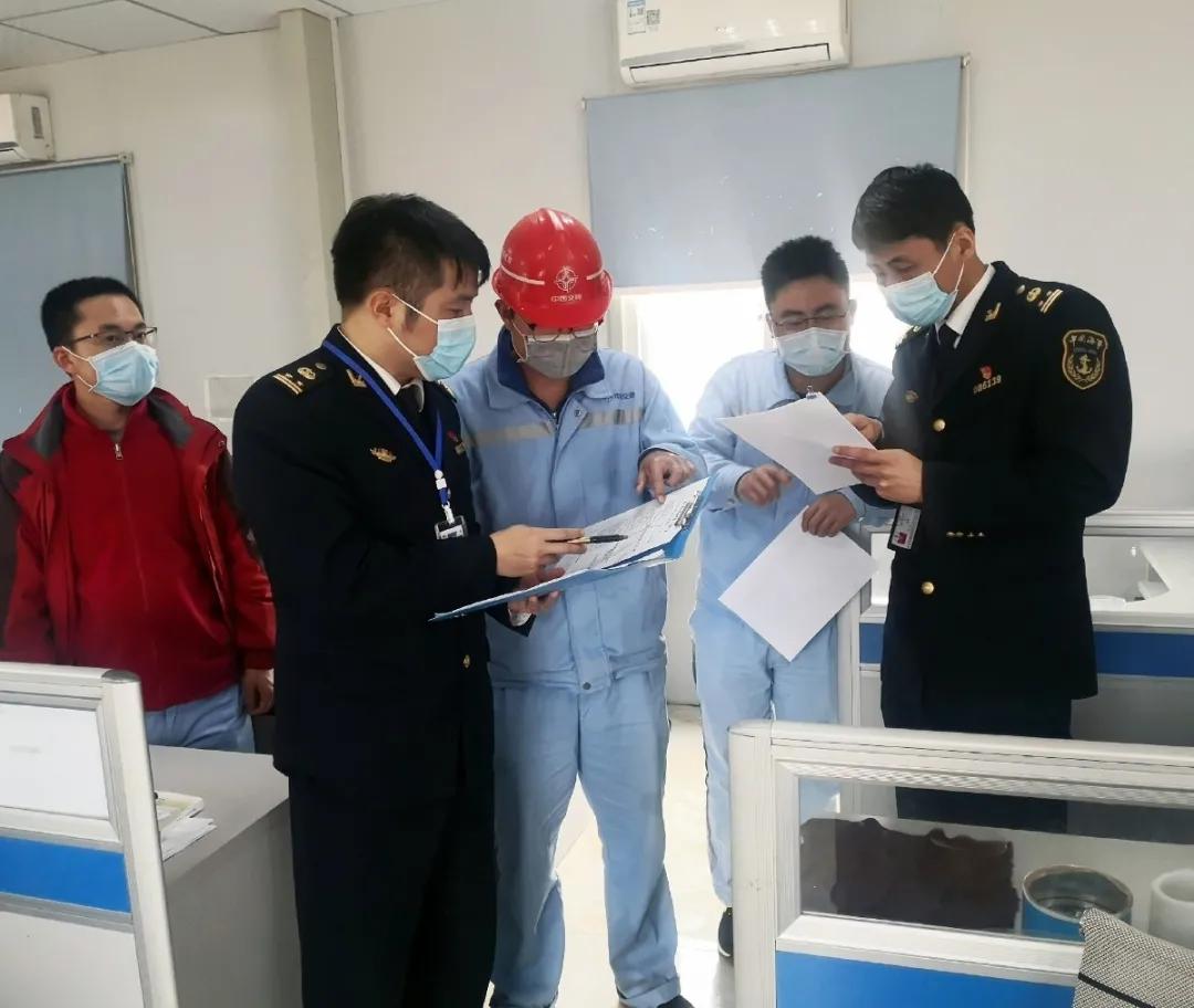 首船成功靠泊广西最大油码头投产,迎来首条3万吨级油品船