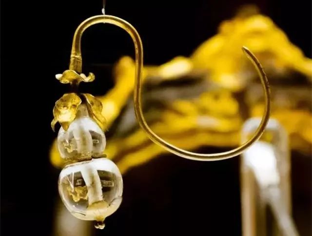 单边耳饰的戴法,耳挂流苏耳饰正确戴法