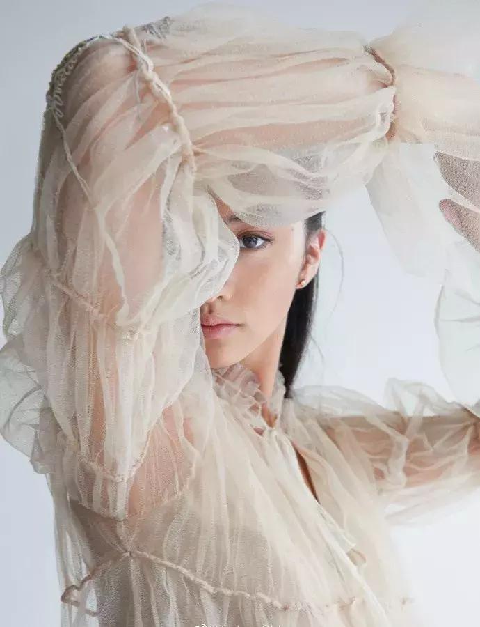 15岁的她挤掉一众女星拿下香奈儿形象大使,果然靠的是后台够硬?