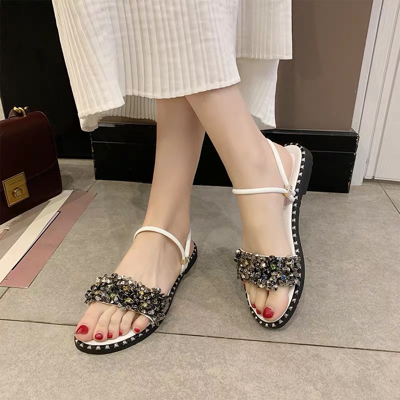 夏季时尚尖头单跟凉鞋,今年最火的凉鞋高跟