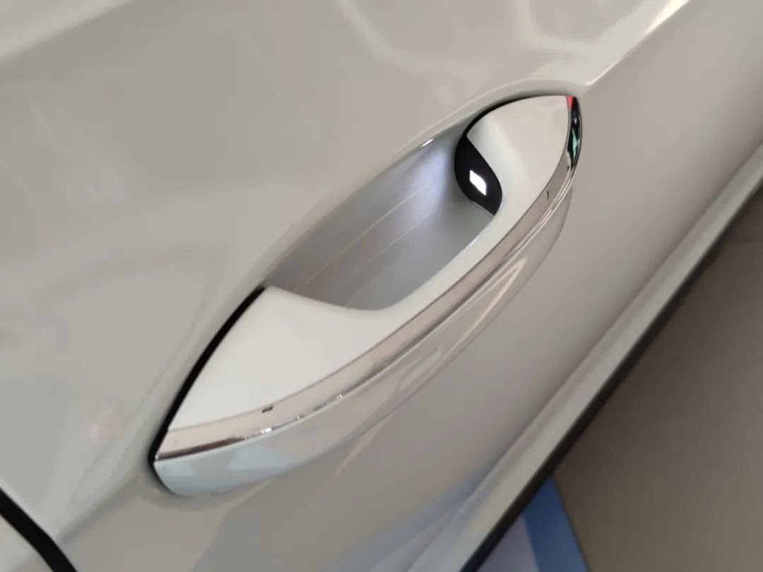 高尔夫8香不香,高尔夫8要买珠光白还是月岩灰