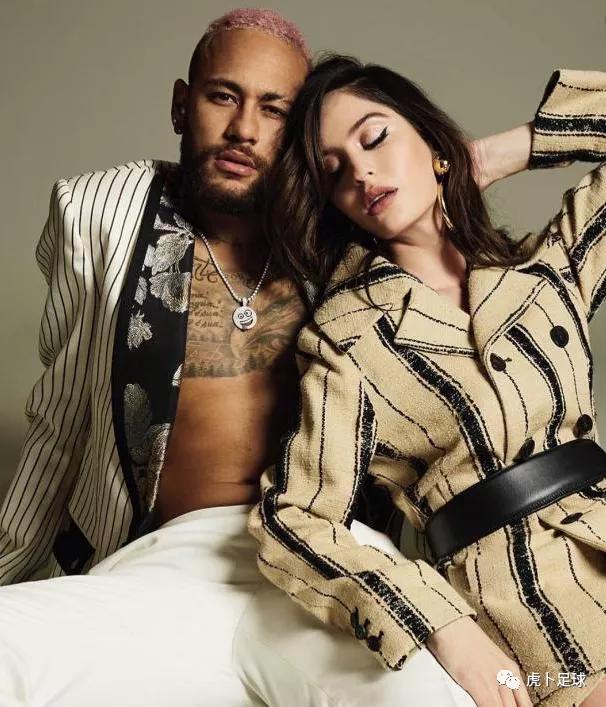 足球球员与球迷的暖情时刻,足球运动员与球迷的暖心时刻