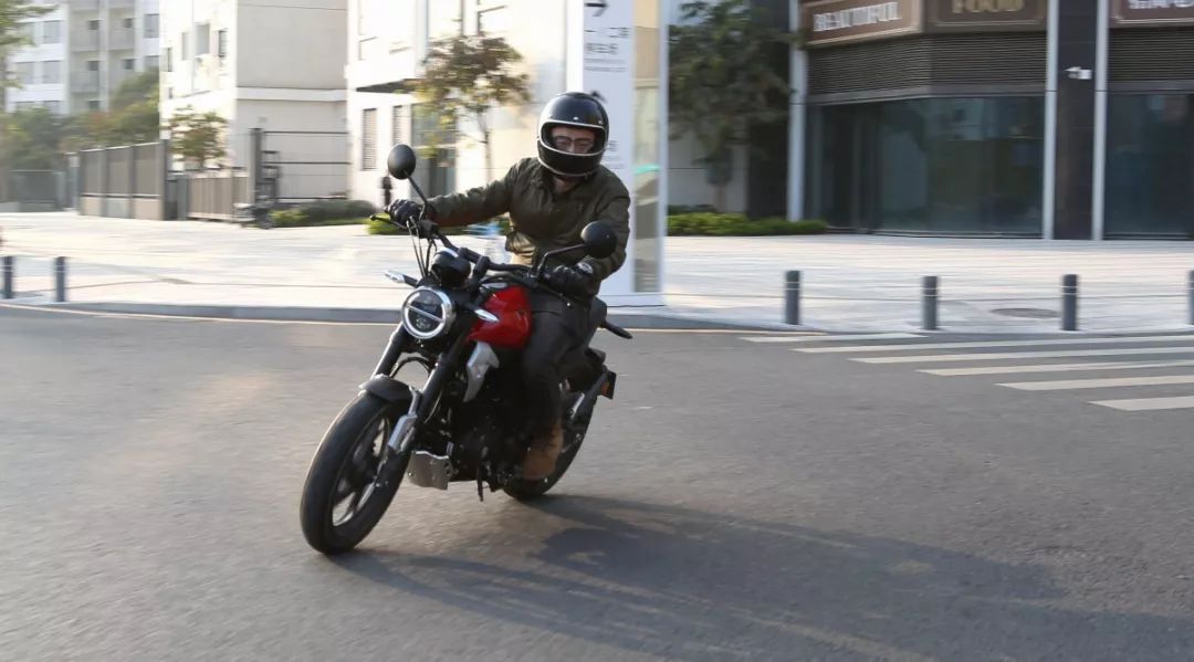 新大洲本田cbf190tr跑了8000公里,本田cb190ss与cbf190tr哪个好