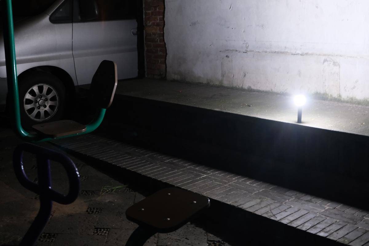 mini强光手电,zmi随身强光手电闪红灯