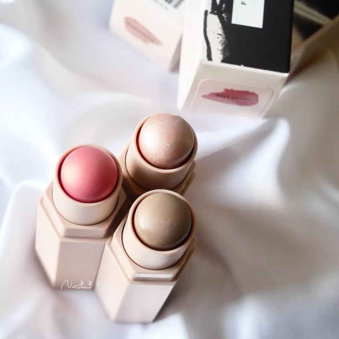 高光怎么画比打玻尿酸还有用,比玻尿酸还厉害的神仙高光