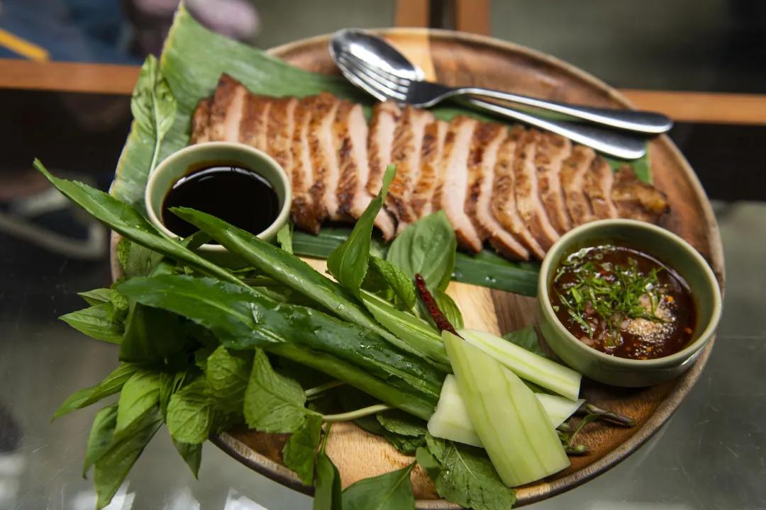 乐事辣卤鸭脖味测评,乐事辣卤鸭脖味薯片好吃吗