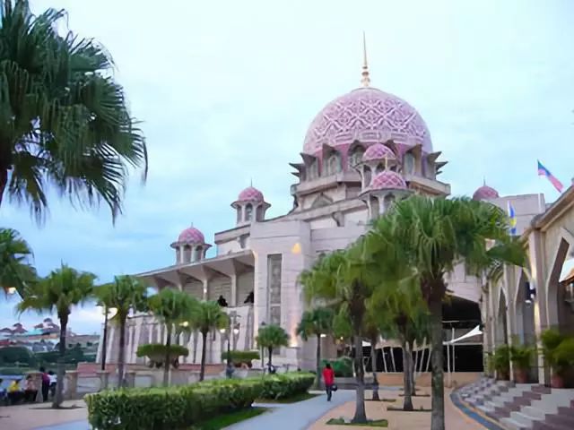 海口出发新加坡马来西亚跟团游,398买一送一旅游能去吗