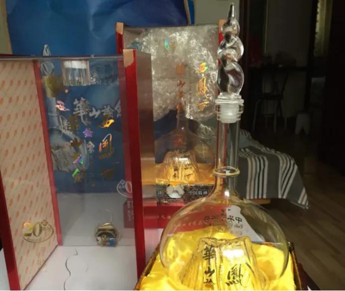 “躲在”街边小卖部的3款白酒，虽然廉价，却都是100%优级纯酿