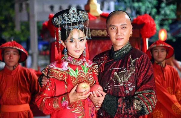 五本必看完本经典穿越小说,女生必看的十部穿越小说排名