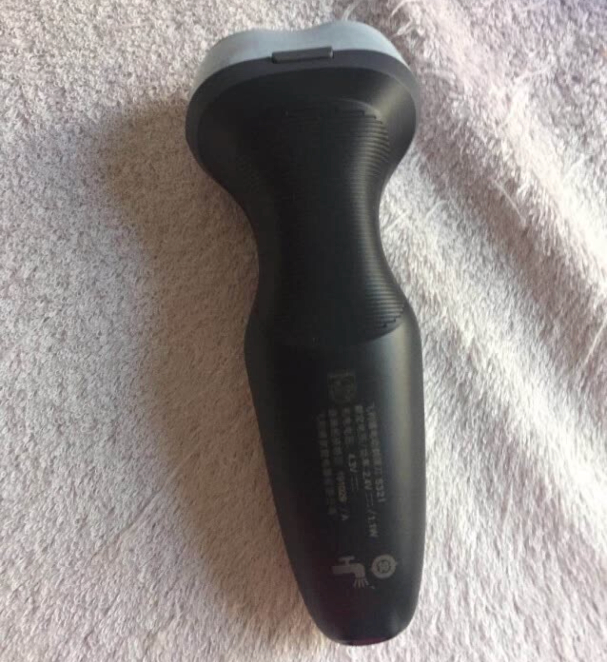 飞利浦电动剃须刀s300换刀头 (飞利浦剃须刀s500对比s300)