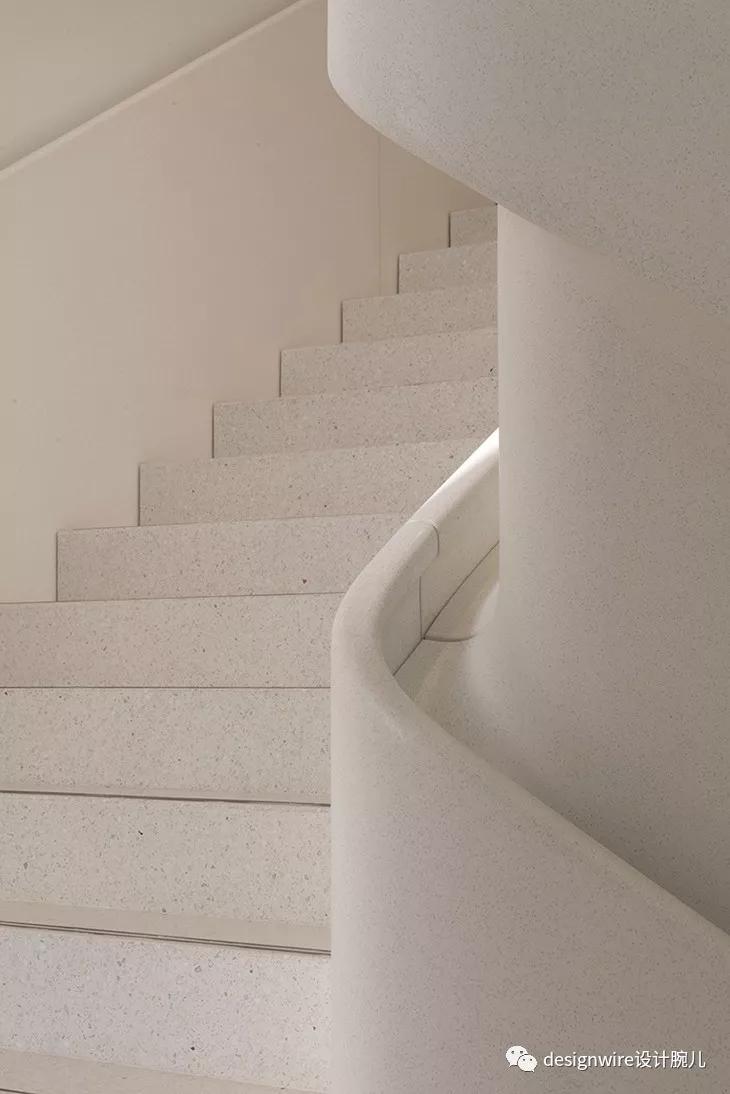 全球第一家苹果水上直营店在哪里,全球第一水上零售店