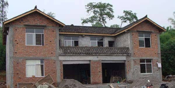 农村建房包工头偷工减料如何处理,农村建房偷工减料案例