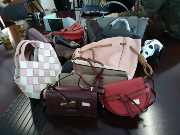 朋友圈代购的产品小样,朋友圈代购欧米茄