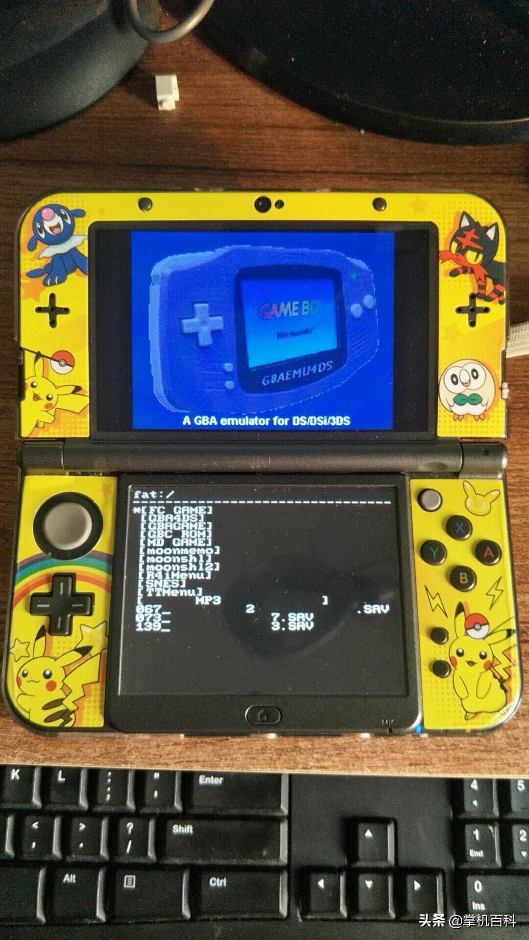 任天堂ndsi游戏机怎么插游戏卡,r4卡怎么玩gba游戏