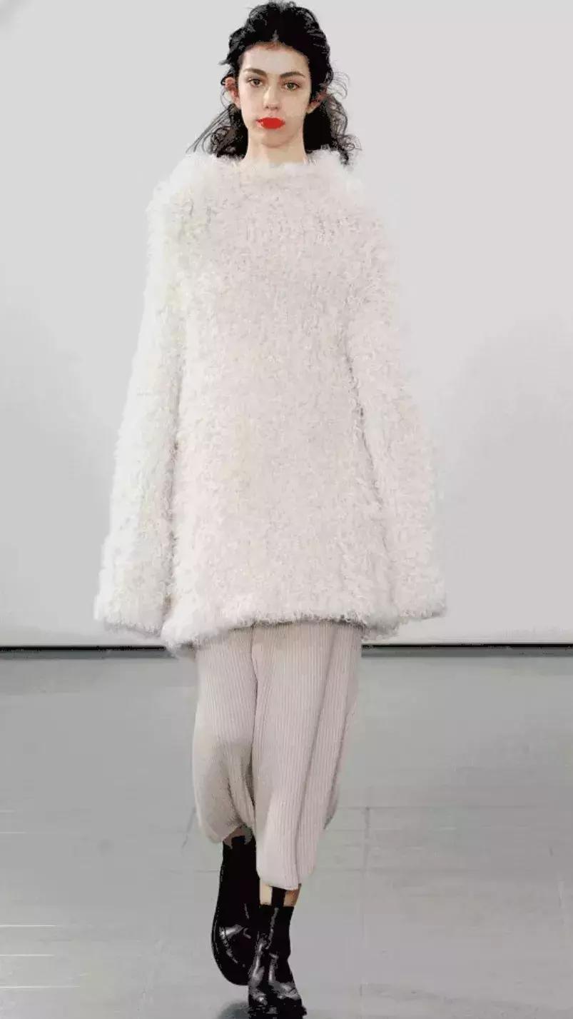 放假穿得这么土，难怪没有人约你！