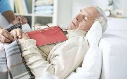 中老年睡眠不好吃什么能改善睡眠,中老年妇女睡眠不好怎么调理