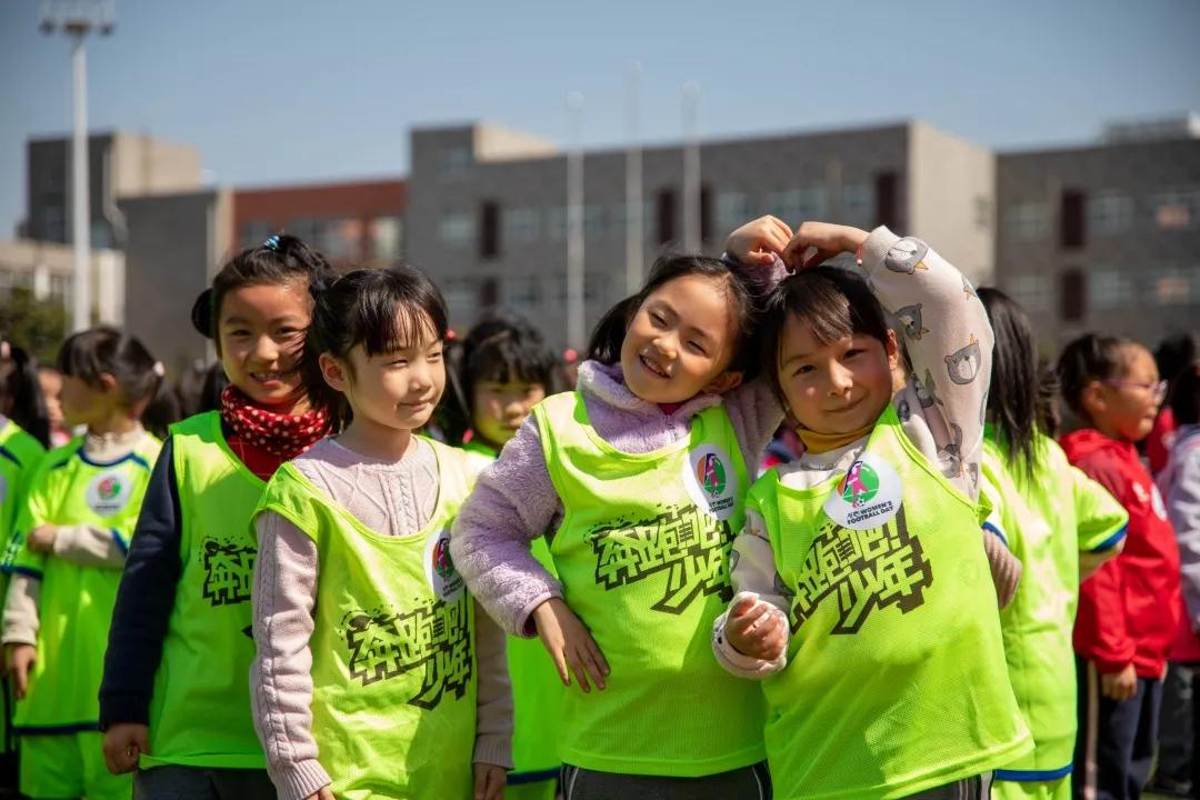 小小女人完整版歌曲,小小女兵视频获奖