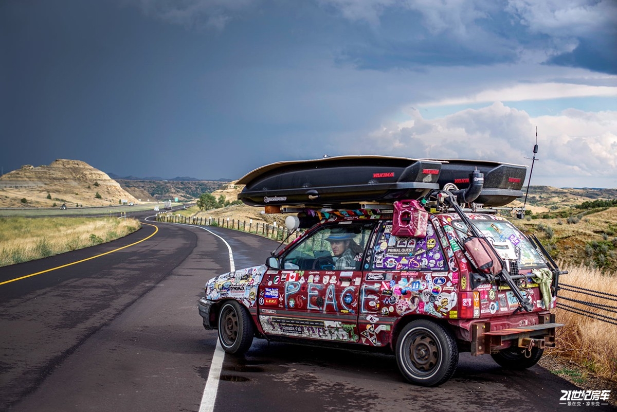 小伙买八手车,小伙买了6米8房车