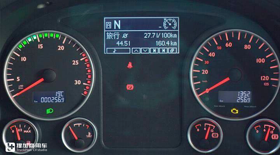 顶级越野房车8x8阿莫迪罗双层,移动的钢铁城堡