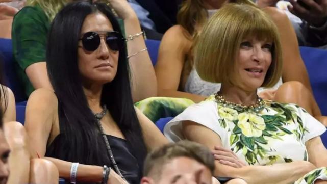 71岁百亿富翁,280亿富婆长得像17岁女孩