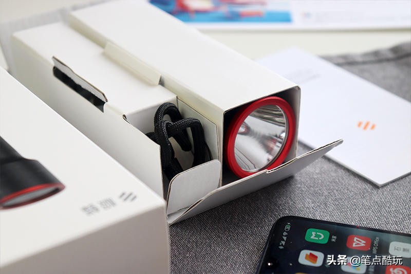 强光超长待机手电筒推荐,小米极蜂手电筒正确拆解方法教程